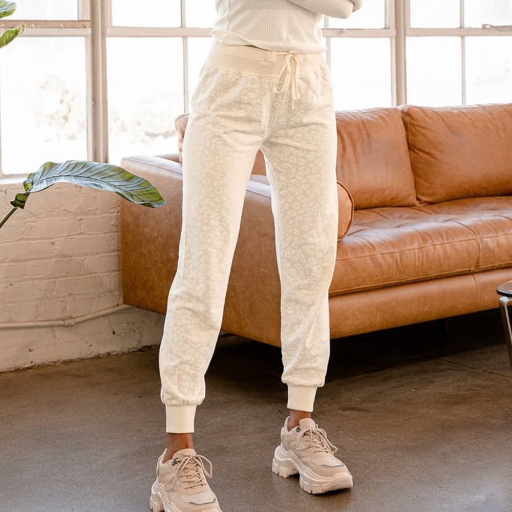 Forever 21 Knit cream and white Joggers